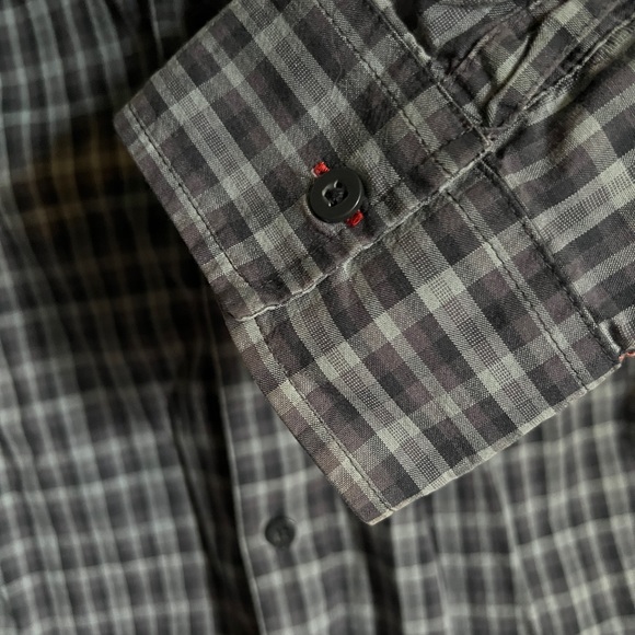 Mountain hardware men’s plaid button up - Picture 8 of 11